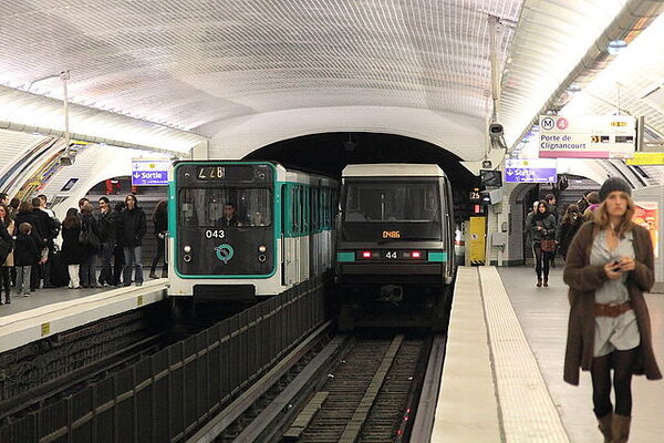 La línia 4 del metro de París abans de la reconversió. /Foto: De Cramos - Fotografía propia, CC BY-SA 3.0, https://commons.wikimedia.org/w/index.php?curid=17071956