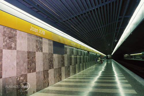 L'actual estació Artigues / Sant Adrià es deia Joan XXIII i pertanyia a l'L4, la fotografia és de 1982 / Foto: Arxiu TMB