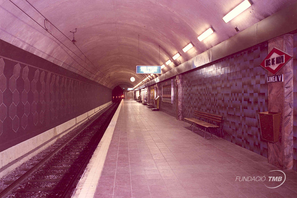 L'estació Sant Pau / Dos de Maig, abans anomenada Dos de Mayo (L5), l'any 1974 / Foto: Arxiu TMB