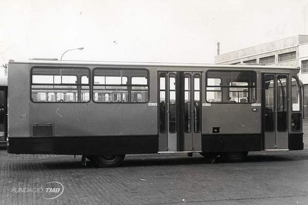 Un microbús Ebro 66/7 T de Transports de Barcelona, l'any 1978 / Foto: Fundació TMB