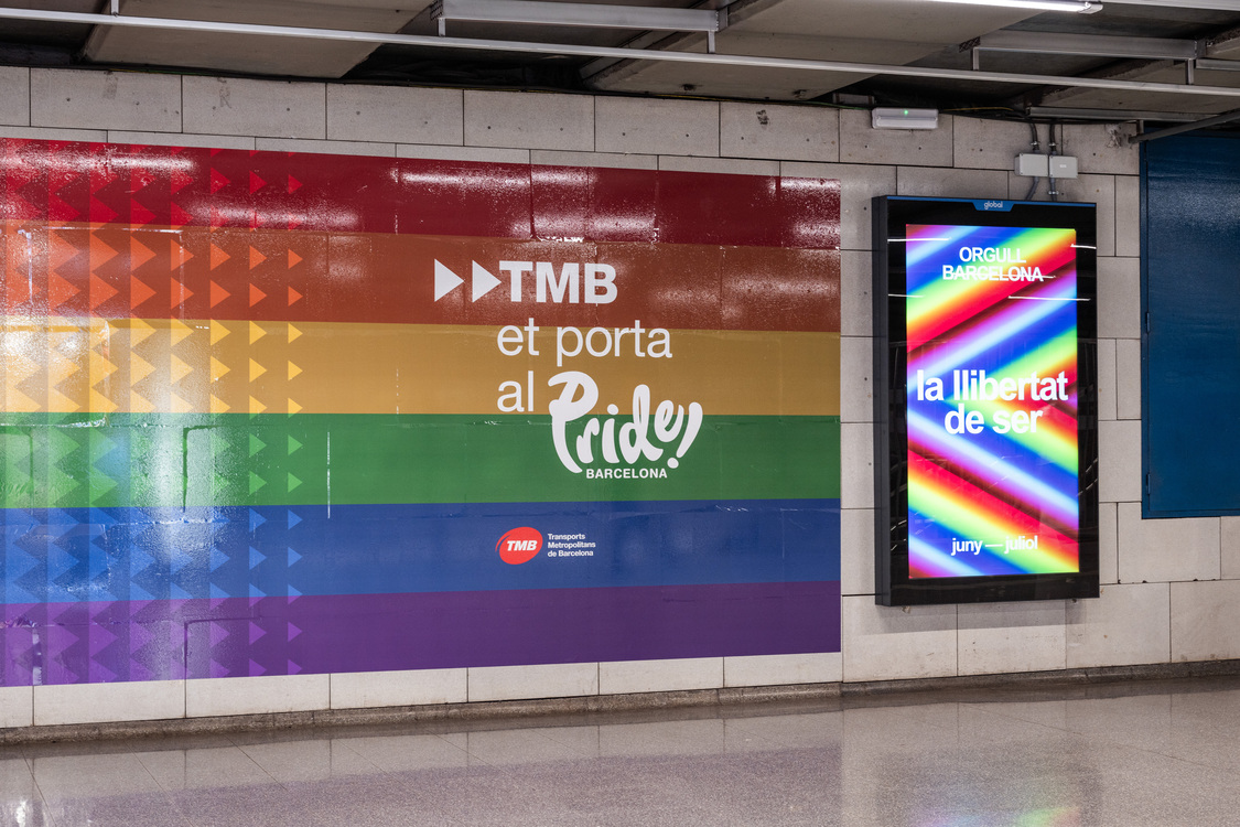 La col·laboració entre TMB i el Pride Barcelona 2025 ha portat els colors de la bandera LGTBI al metro / Foto: Pep Herrero (TMB) La col·laboració entre TMB i el Pride Barcelona 2025 ha portat els colors de la bandera LGTBI al metro / Foto: Pep Herrero (TMB)