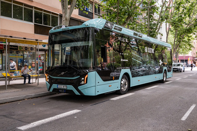 El nou Volvo BZL elèctric en circulació per línia urbana. Foto: Edu Pedrocchi. El nou Volvo BZL elèctric en circulació per línia urbana. Foto: Edu Pedrocchi.