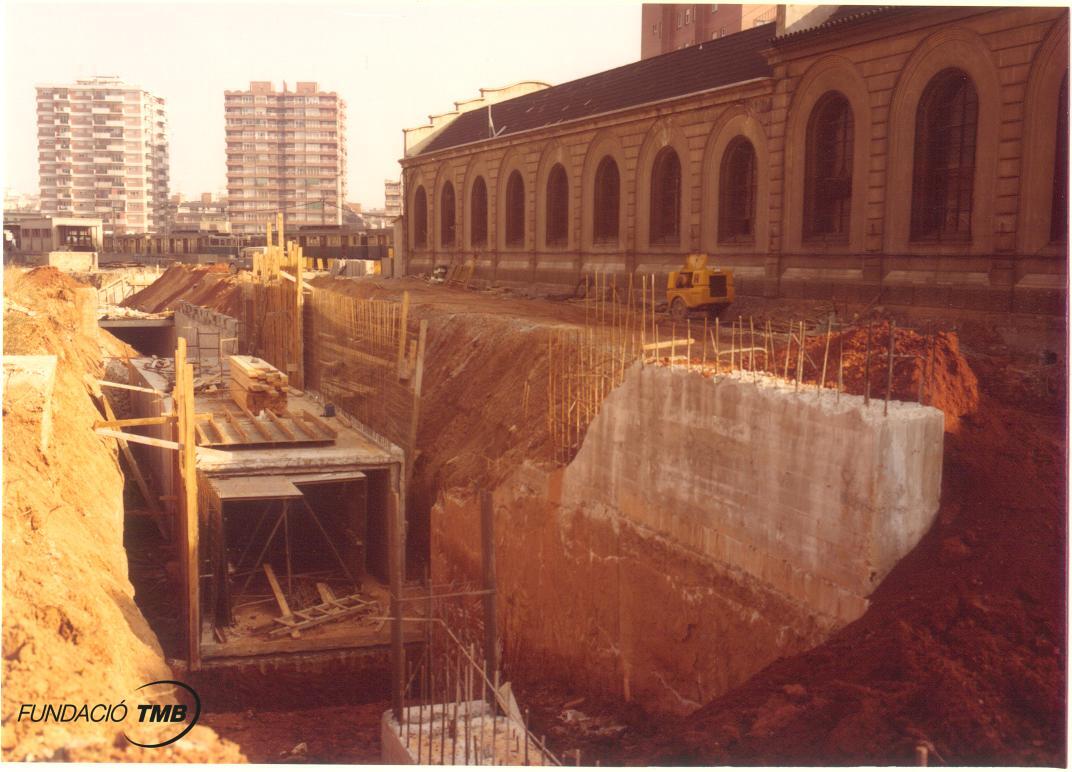 Construcció de la nova estació de Santa Eulàlia l'any 1981/ Foto: Arxiu Fundació TMB (Puig Farran)