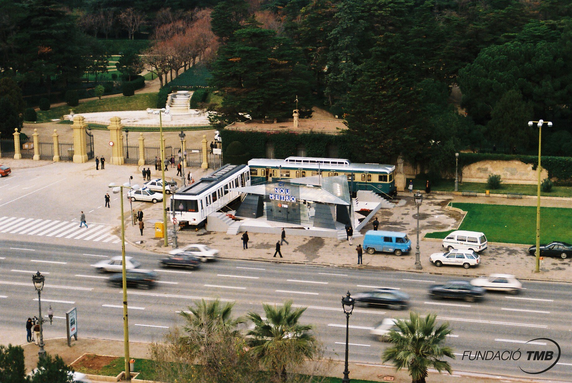 Estand de presentació de la sèrie 4000 'El nou Metro' a la Diagonal l'any 1989 / Foto: Arxiu Fundació TMB