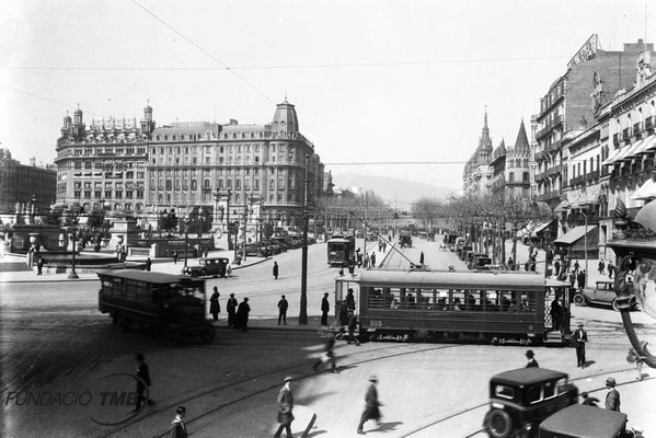 Plaça Catalunya anys 20 / Foto: Arxiu Fundació TMB