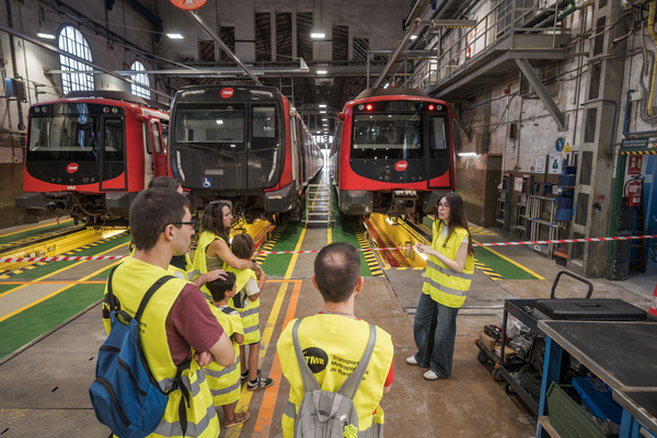 Visita al taller m&eacute;s antic de metro de Barcelona a Santa Eul&agrave;lia / Foto: Pep Herrero (TMB)