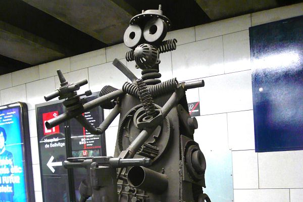 L'escultura dedicada als obrers del metro, el 2013 / Foto: Pere López (Wikimedia)