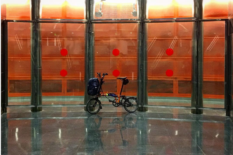 Bicicleta al metro / Foto: Toni Ferrando