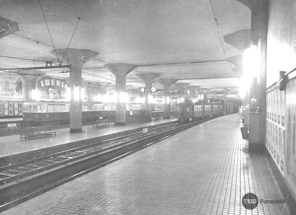 L'estació de Catalunya té quatre vies del mateix ample que son utilitzades pel metro i els trens / Foto: Arxiu TMB