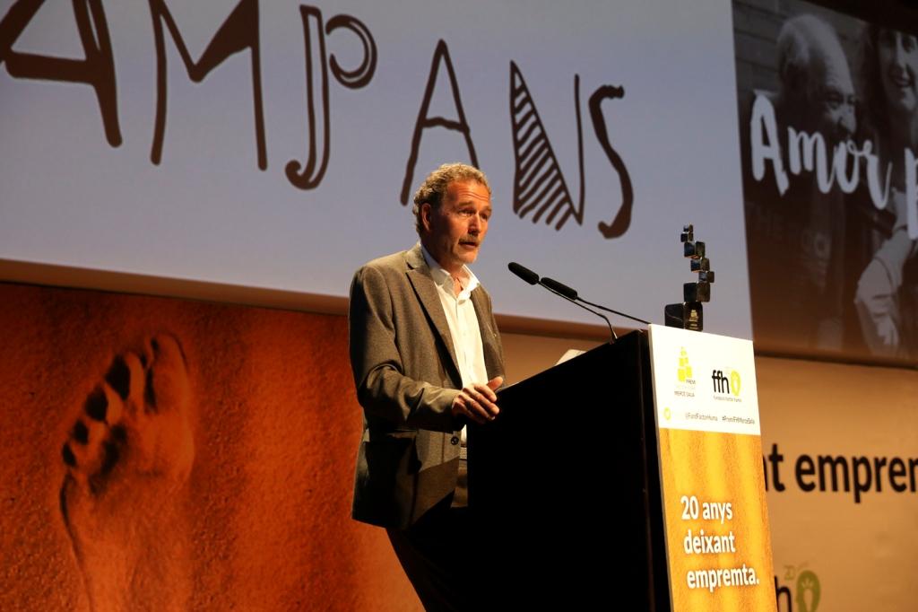 El  Director General de Ampans, Toni Espinal, recogiendo el 9º Premio Factor Humà Mercé Sala / Foto: Fundació Factor Humà