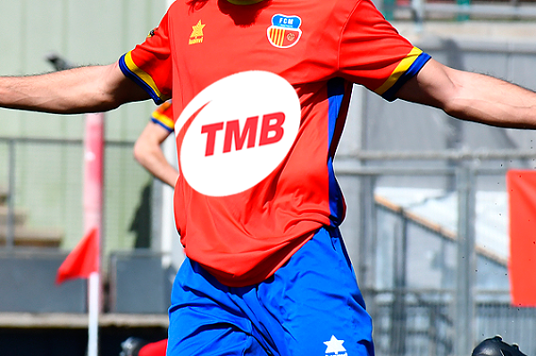 Imatge simulada de la samarreta del Martinenc amb el logo de TMB / Foto: FC Martinenc