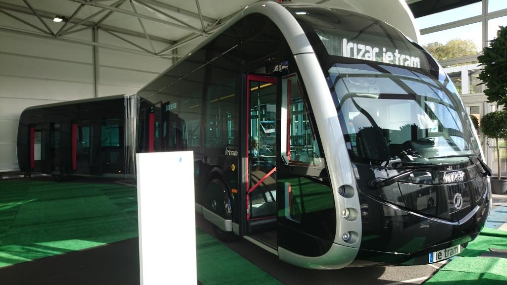 Variant de l'autobús elèctric de 18 metres d'Irizar amb imatge de tramvia / Foto: Quique Cepeda