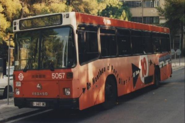 Imatge d'un bus de la línia 10 quan es va posar en servei / Foto: ARCA