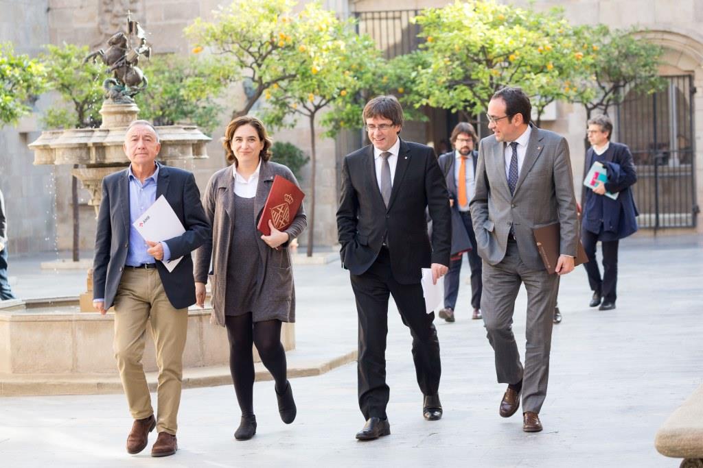 D'esquerra a dreta, Antoni Poveda, Ada Colau, Carles Puigdemont i Josep Rull / Foto: AMB