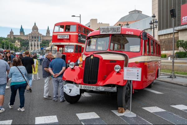 El Dodge 265 i l'Aclo 410 de la Fundació TMB / Foto: Miguel Ángel Cuartero (TMB) El Dodge 265 i l'Aclo 410 de la Fundació TMB / Foto: Miguel Ángel Cuartero (TMB)