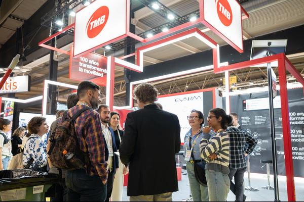 Visites al nostre estand al Tomorrow Mobility / Foto: M. A. Cuartero (TMB) Visites al nostre estand al Tomorrow Mobility / Foto: M. A. Cuartero (TMB)