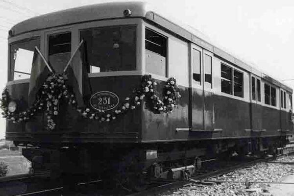 Entrada en servei del tren de la sèrie 200 A , 1 de juliol de 1944. Fotografia de Carlos Pérez de Rozas. Font: Arxiu Fundació TMB