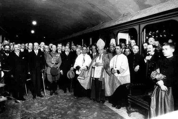 Inauguració del Metro Transversal a l’estació de Catalunya, 1926. Fotografia de Brangulí. Font: Arxiu Fundació TMB
