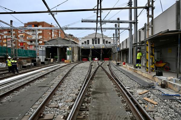Renovació de catenària i vies del taller de Santa Eulàlia / Autor: P.H.