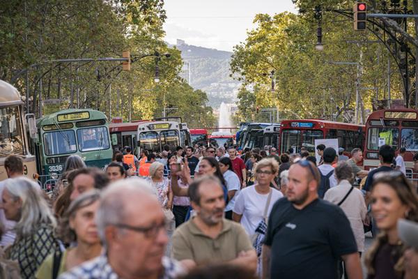 Exhibició d'Autobusos Clàssics a Passeig de Gràcia / Foto: Pep Herrero (TMB)