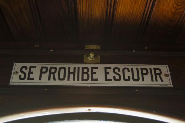 Un dels cartells que crida més l'atenció en l'actualitat / Foto: Arxiu TMB
