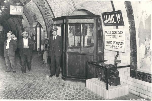 Andana de l'estació Jaume I de l'any 1933 / Foto: Arxiu TMB