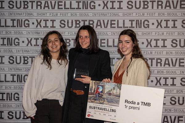 Imatge guanyadores 1er premi Roda a TMB Subtravelling 2021