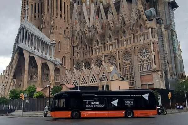Imatge del bus eATA de KArsan en proves a Barcelona / Foto: TMB