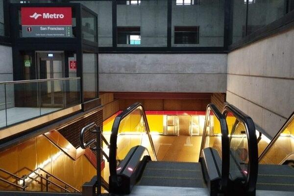 Entrada de l'estació de San Francisco del metro de Quito./Foto: METRO QUITO
