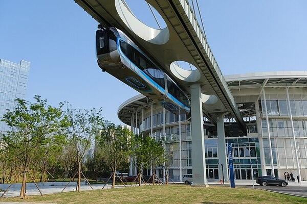 El primer monorail aeri de la Xina. /Foto: Howchou (free use CC)