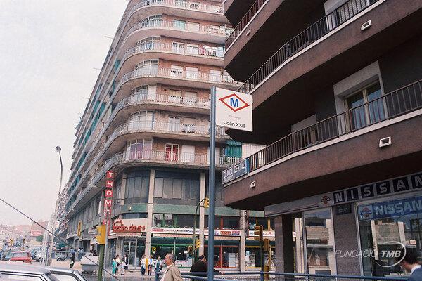 Exterior de l'actual estació Artigues / Sant Adrià (abans Joan XXIII) l'any 1982 / Foto: Arxiu TMB