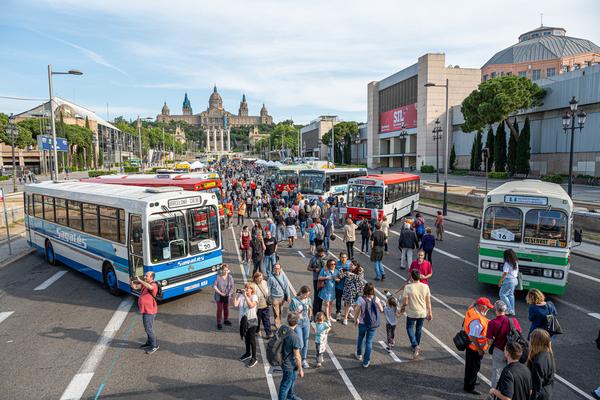 L'Exposició d'Autobusos Clàssics durant l'edició de l'any passat / Foto: Miguel Ángel Cuartero (TMB)