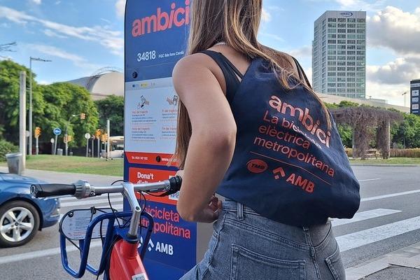 Imatge motxilla AMBici que s'obsequiarà als participants de La BaixCicletada / Font: AMBici