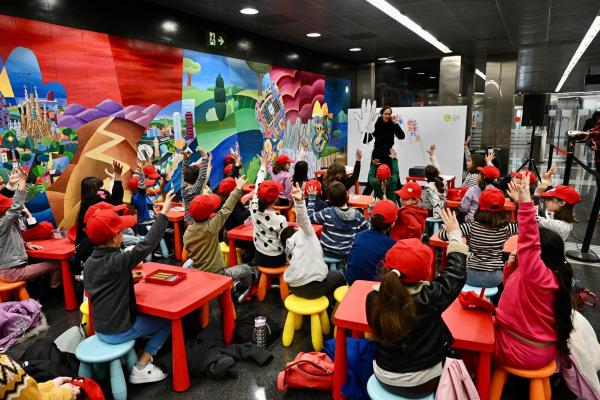 Acció amb l'Escola Pau Casals Gràcia en la lluita contra l'ELA