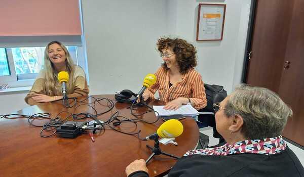 La Susana Álvarez (esquerra) i l'Ana Ferrer (dreta), en un moment de l'entrevista en una sala de la seu de TMB a Sagrera / Foto: TMB