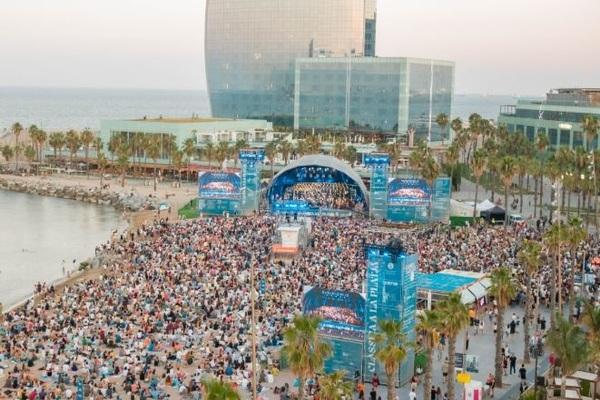 Panoràmica d'una edició anterior de 'Clàssica a la platja' / Foto: Palau de la Música Catalana