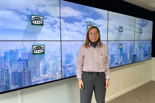 Maria Isabel López, conductora de bus de TMB, als estudis d'Onda Cero / Foto: TMB