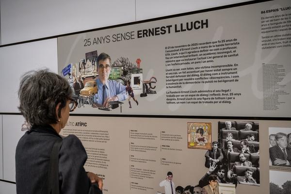 Exposició fotogràfica en memòria d'Ernest Lluch / Foto:  M. A. Cuartero (TMB)