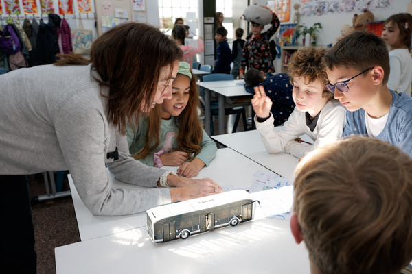 Un moment de l'activitat didàctica d'avui / Foto: TMB
