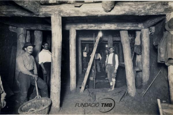 Treballadors a les obres del Transversal (març 1923) / Foto: Arxiu Fundació TMB