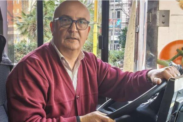 Roque López al volant del bus / Foto: cedida
