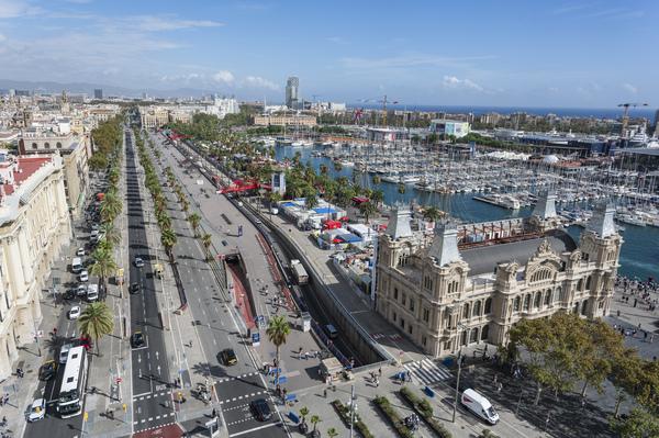 Vista del port de Barcelona / Pep Herrero