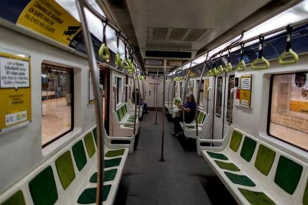 Trens pràcticament buits al metro de Buenos Aires / Foto: Tomás Cuesta a 'La Nación'