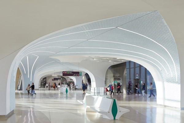 Les formes corbades i la llum són característiques de les propostes per a Doha d'UNStudio / Foto: Hufton and Crow