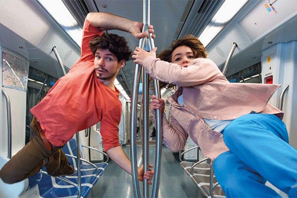 Els ballarins de HOP actuaran 4 dies en diferents estacions de la xarxa de metro / Foto: Dansa metropolitana
