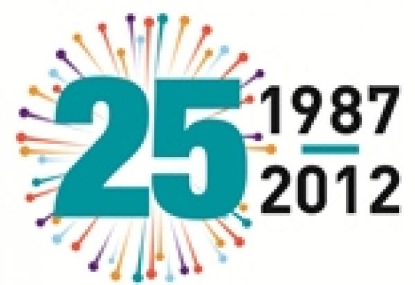 Logotip del 25è aniversari del Barcelona Bus Turístic