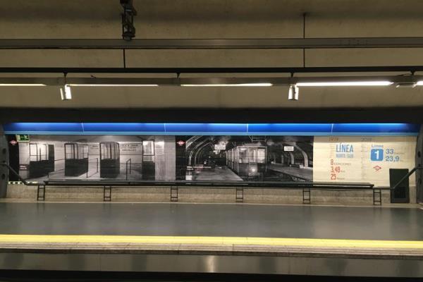 Les primeres parades de metro que es van inaugurar a Madrid acullen l'exposició permanent 'Línea Centenario' / Foto: Metro de Madrid