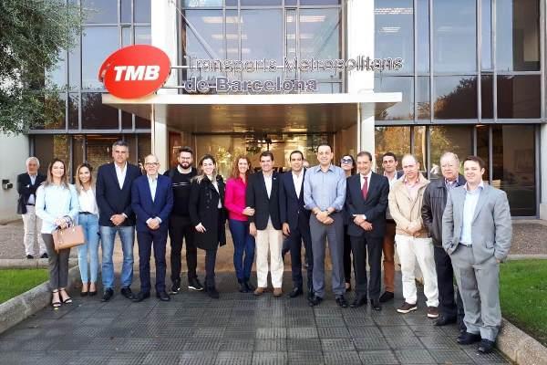 Foto de grup de la delegació d'alcaldes del Brasil / Foto: TMB