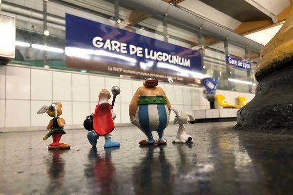 Figures dels personatges de les aventures d'Astèrix en una estació rebatejada / Foto: asterix.com 
