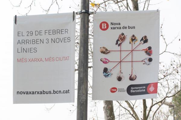Banderoles de la campanya de difusió de la fase 4 de la nova xarxa de bus / Foto: Pep Herrero